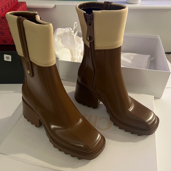 Chloe Betty Rubber Boots - Picture 1 of 8